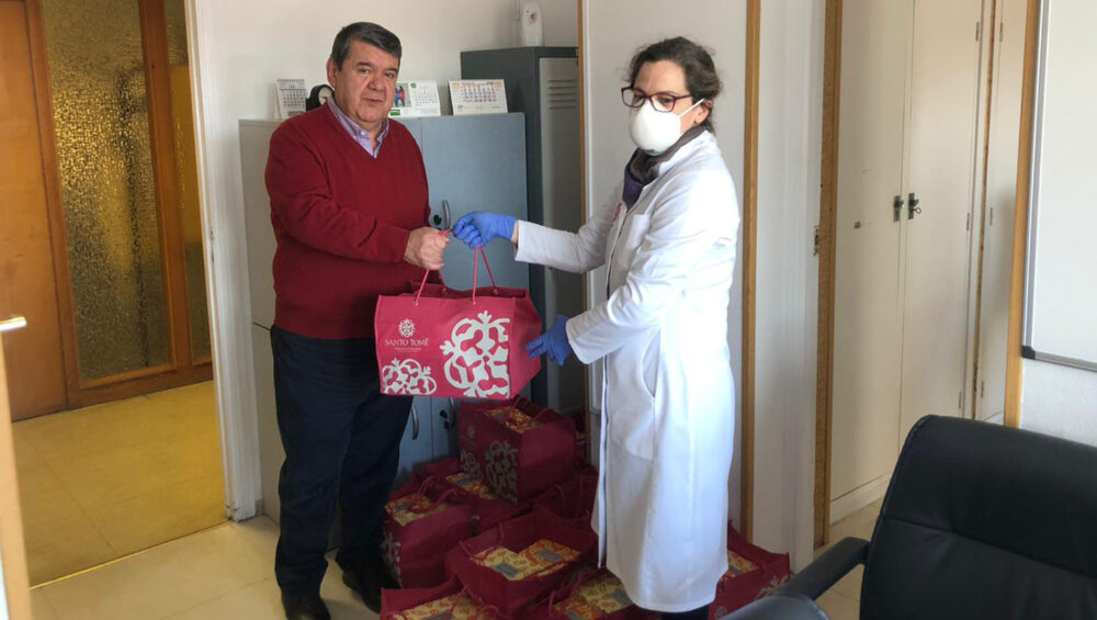 Santo Tomé lleva dulces para el personal sanitario